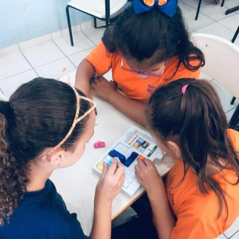Programa educacional estimula raciocínio lógico de estudantes 