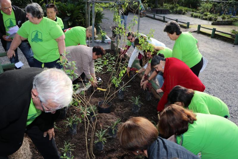 Prefeitura de Florianópolis inaugura Jardim Feliz Idade no Parque do Córrego Grande