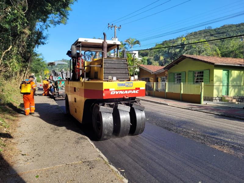Recapeamento asfáltico da estrada geral do Canto da Lagoa ganha fôlego