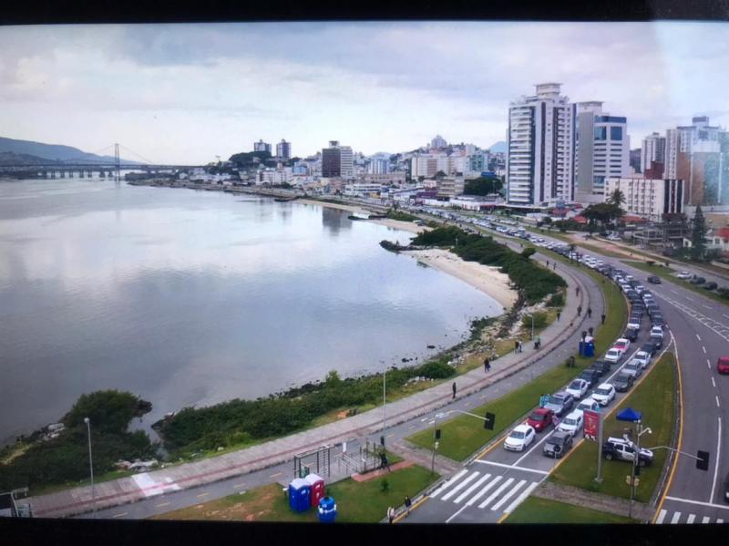 Cadastro prévio ajuda a diminuir filas de vacinação na capital