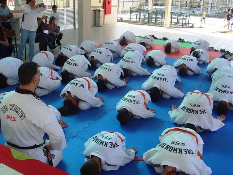 Taekwondo reúne pais e estudantes em Escola Municipal de Florianópolis