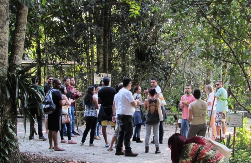 Família Casca ensina a compostagem 