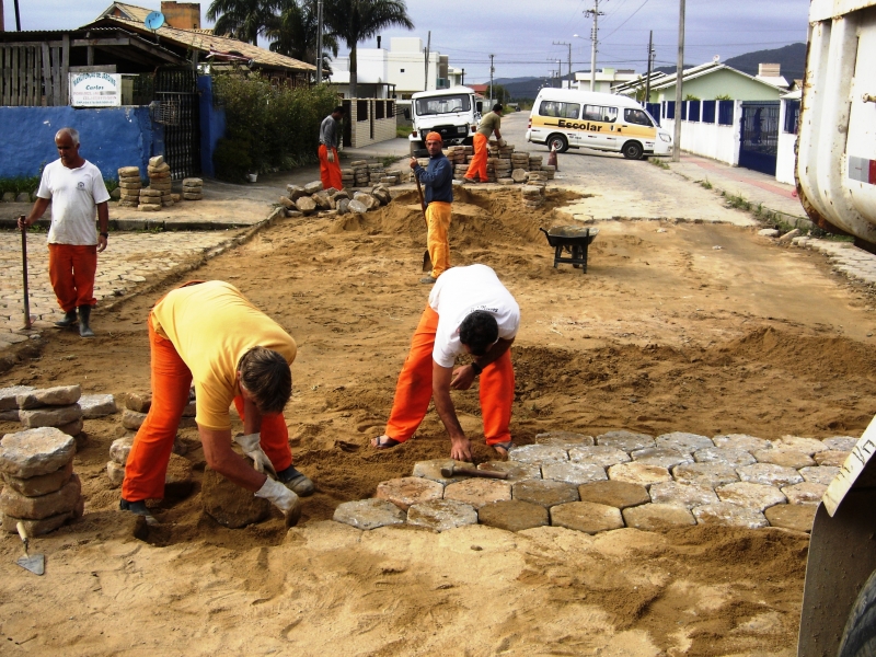 Prefeitura no Bairro: Carianos passa por obras