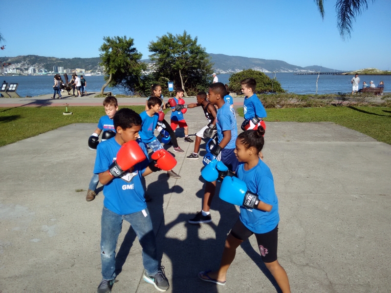  Projeto Boxe na Escola faz apresentação no domingo
