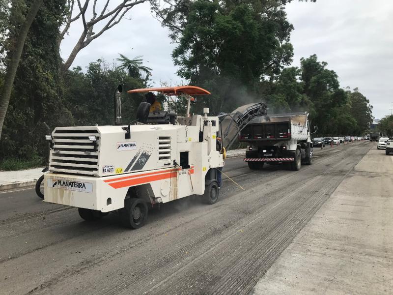 Iniciada a pavimentação de trecho da Avenida Henrique Fontes