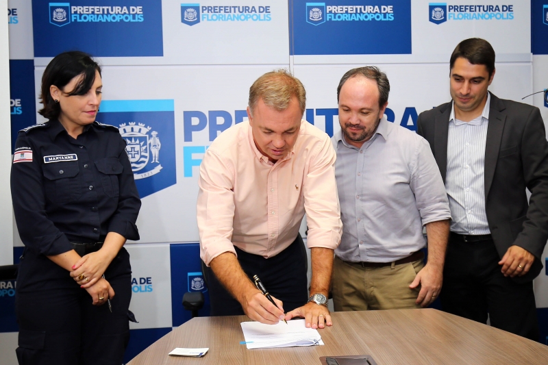 Florianópolis terá gestão de sinaleiras em tempo real