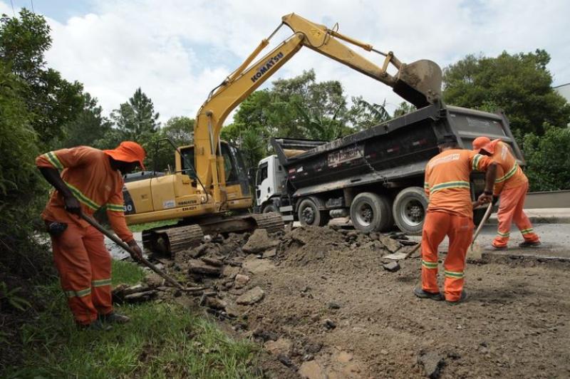 Prefeitura reforça trabalhos de recuperação de vias da cidade