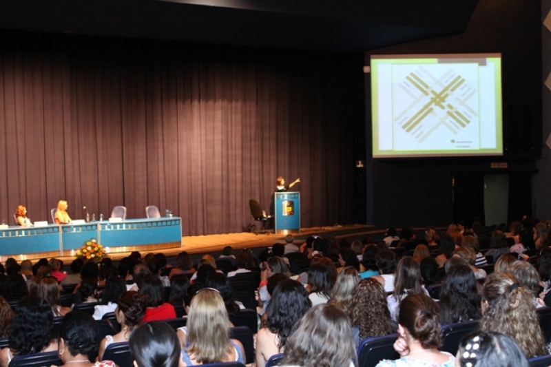  Palestras e trabalhos científicos marcam o segundo dia do COEB