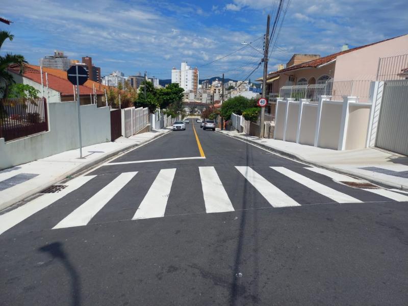 Asfaltadas mais quatro vias do Continente