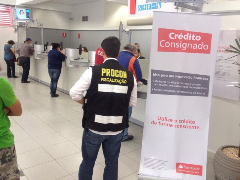 Agência notificada por descumprir 'lei das filas'