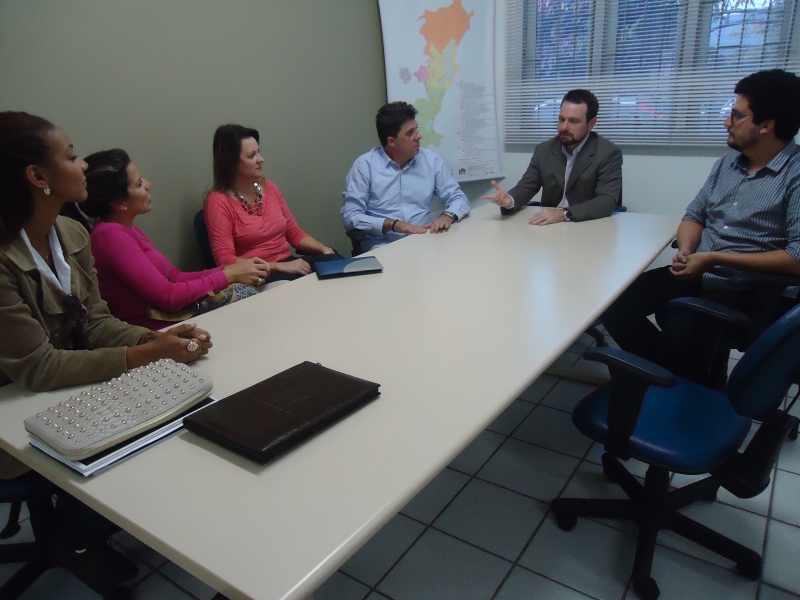 Técnicos de Joinville conhecem o funcionamento da Rede de Atenção Primária da Capital