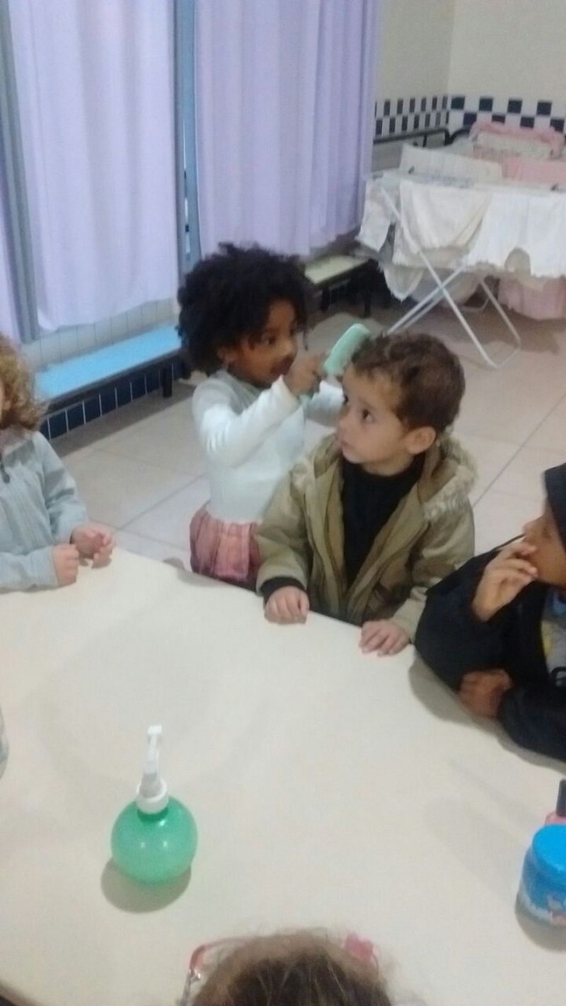Na Creche Celso Pamplona, a despedida no fim do dia é em ritmo de festa