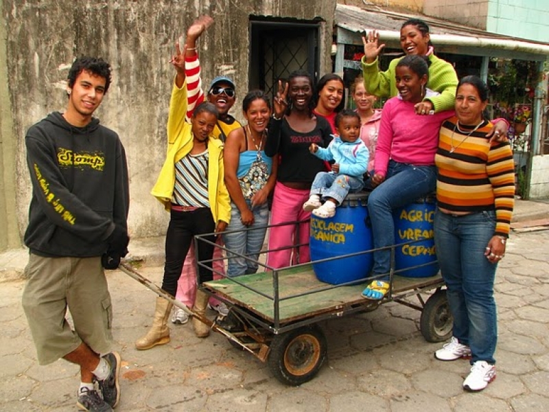 Projeto Revolução dos Baldinhos é destaque em Mostra Artística da EJA