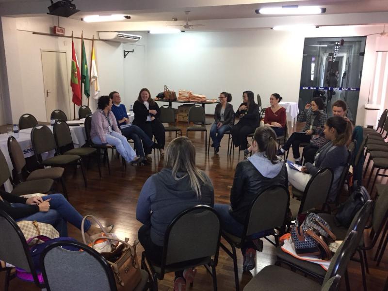 Mesa Redonda discute as dificuldades da amamentação
