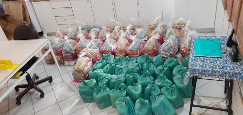 Famílias atendidas por entidades conveniada à Prefeitura recebem mais de 2.900 cestas básicas