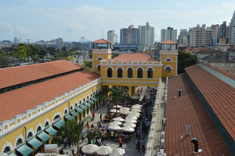 Mercado só vai abrir aos domingos com a cobertura