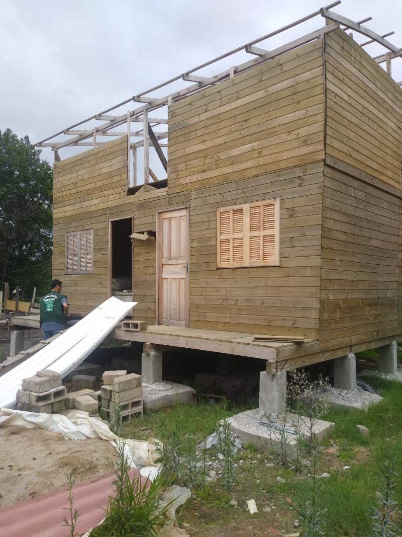 Sete construções são demolidas em nova operação contra invasões irregulares em Florianópolis