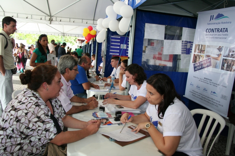 1º Feirão do Emprego atende 4,6 mil no Centro