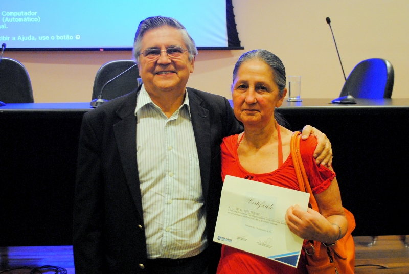 Educação homenageia 277 aposentados da rede
