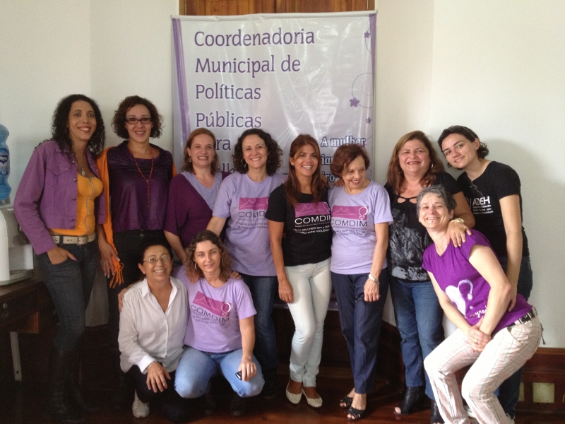 Mulheres debatem a violência