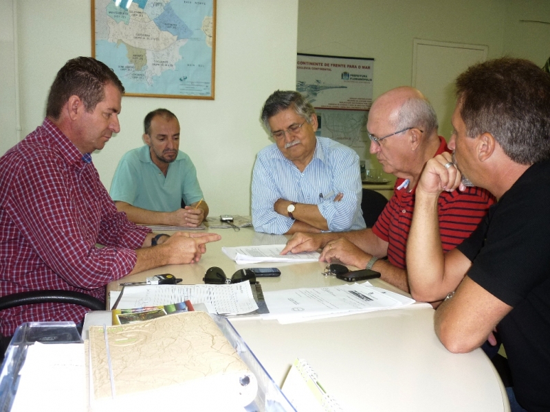 Secretaria vistoria terrenos para creches