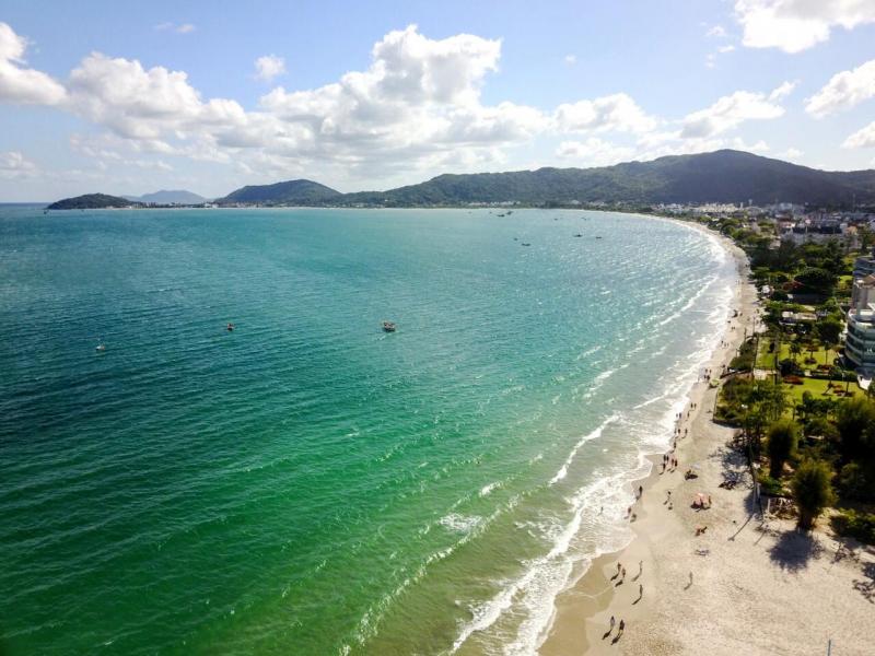 Prefeitura recebe propostas de 11 empresas para execução do alargamento da faixa de areia de Canasvieiras