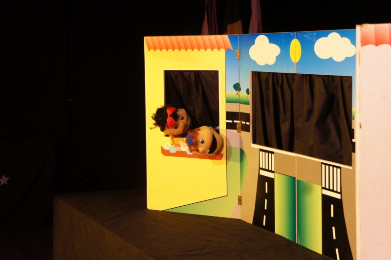 Crianças da Serte recebem teatrinho da Guarda