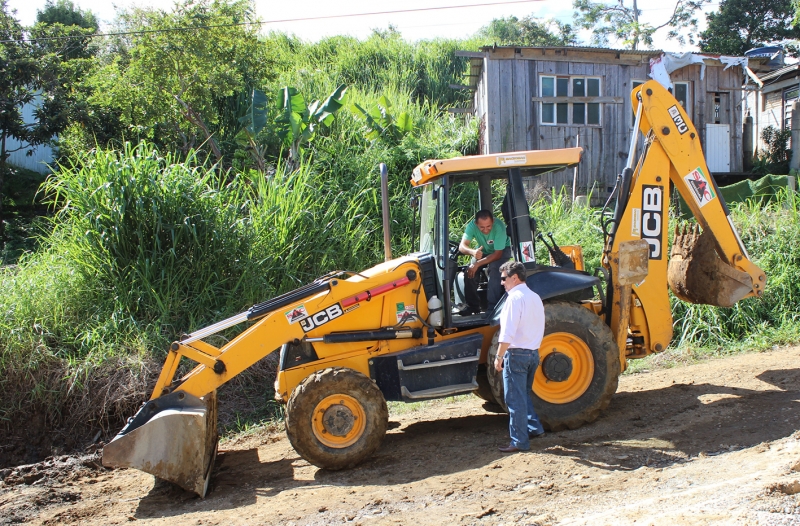 Secretário confere obras na Nova Descoberta