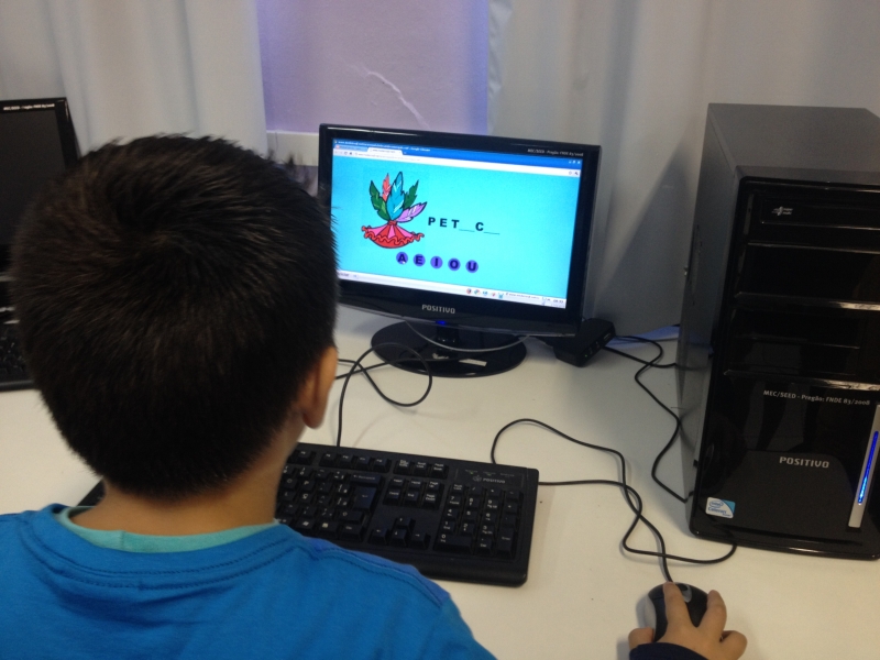 Escolas da rede recebem mais 40 computadores
