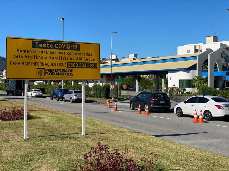 Em duas semanas, Florianópolis tem queda de 5% no número de infectados por COVID-19