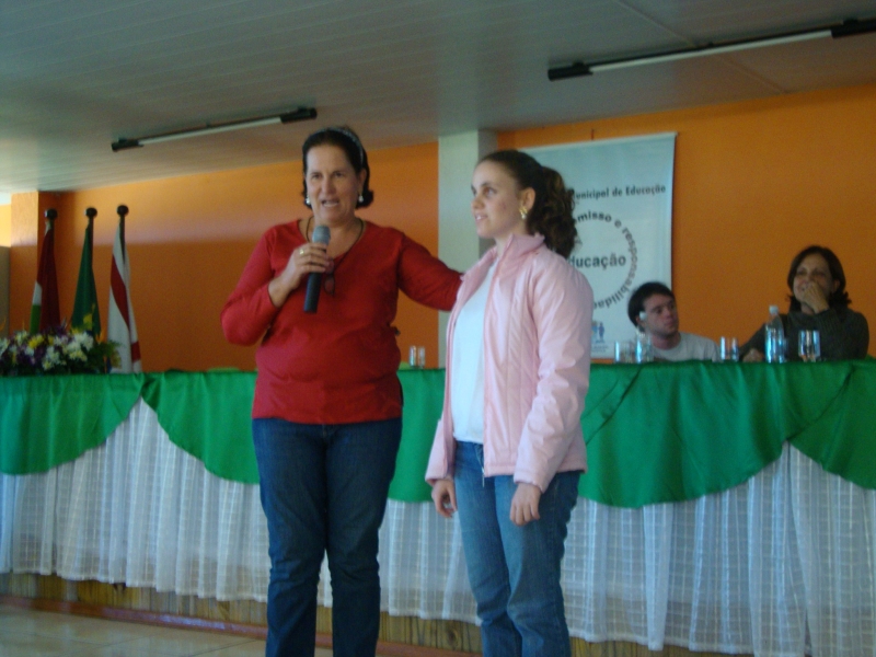 Deficientes debatem educação inclusiva em seminário