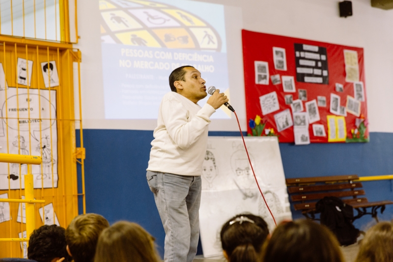 Palestra aborda inclusão de quem tem deficiência