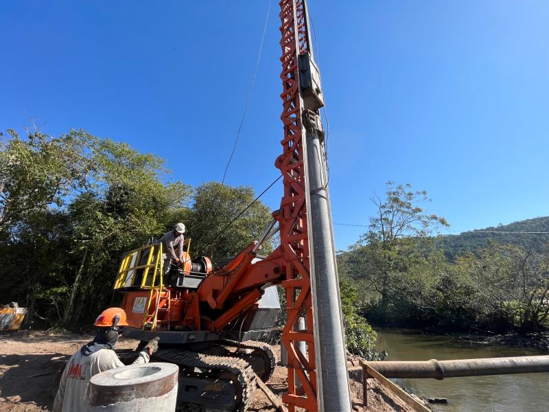 Prefeitura de Florianópolis inicia construção de ponte sobre o Rio Papaquara, na Rua das Goiabas, em Canasvieiras