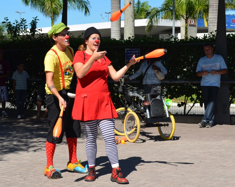 Palco Aberto divulga arte do circo em praças