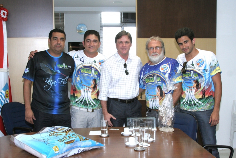 Beija-Flor quer homenagear Florianópolis com enredo em 2011