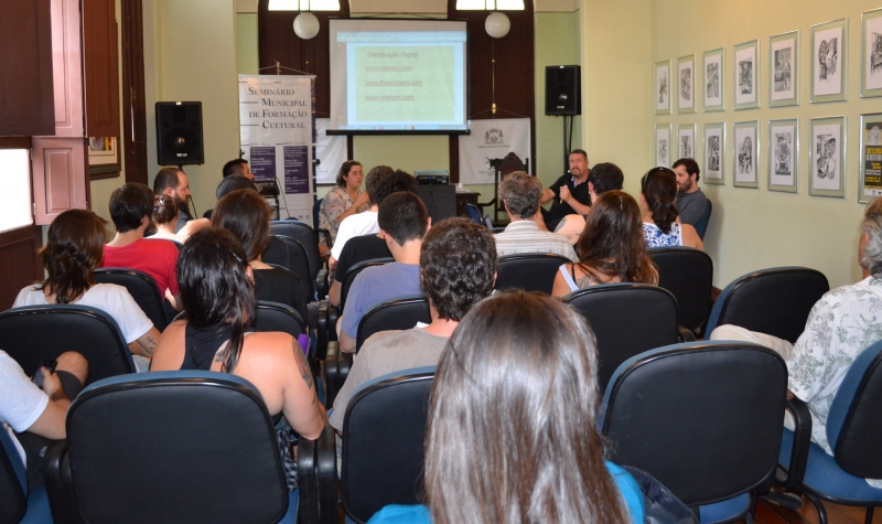Seminário municipal discute direito autoral