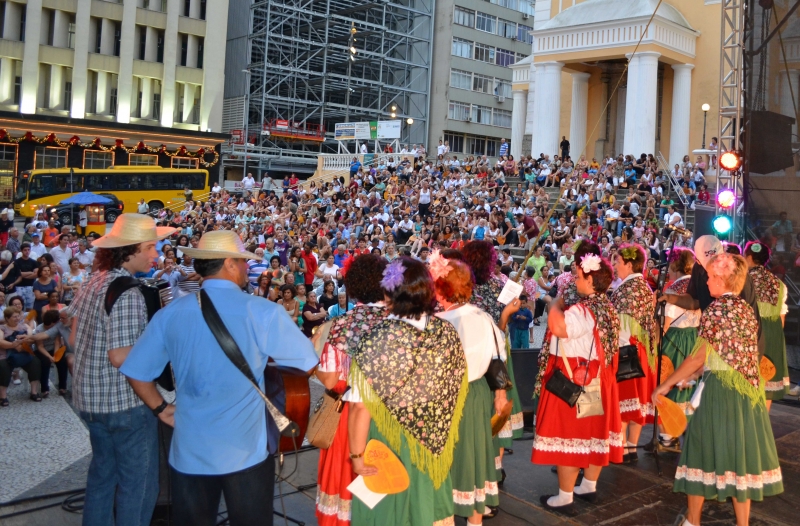 Encontro de Terno de Reis encerra ciclo de festejos natalinos em Florianópolis