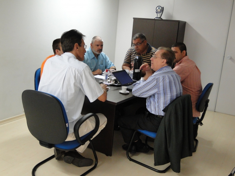 Autoridades internacionais e nacionais em desastres visitam a Defesa Civil de Florianópolis