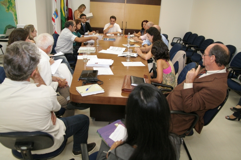 Prefeito recebe informações sobre andamento  do Projeto Orla no município