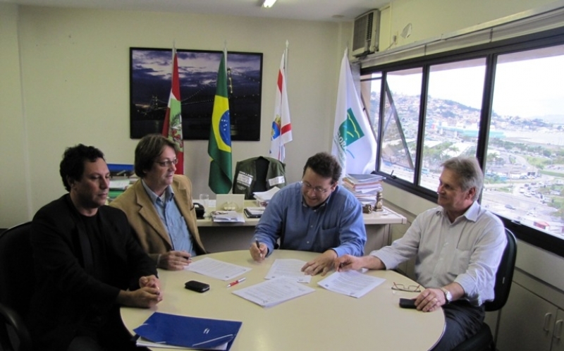 Via Porto Motos assina Termo de Adoção de Área Pública na Floram