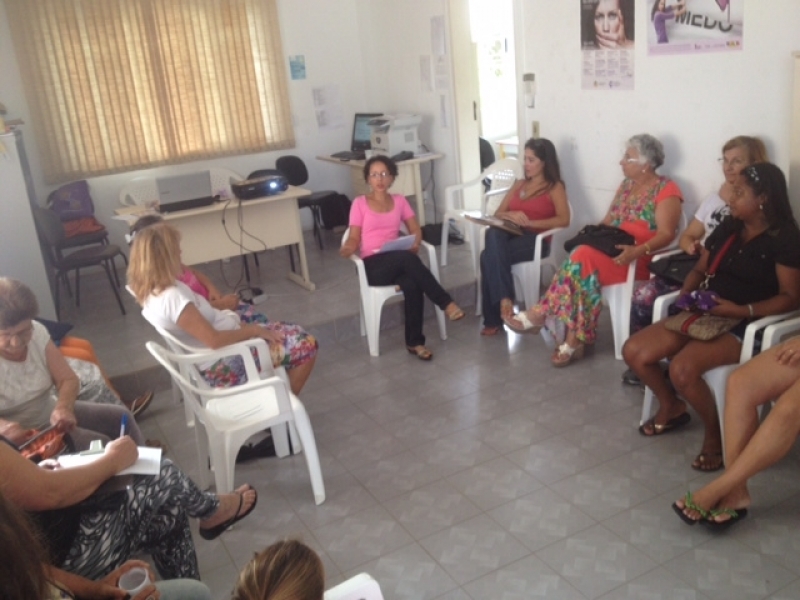 CRAS debate saúde da mulher