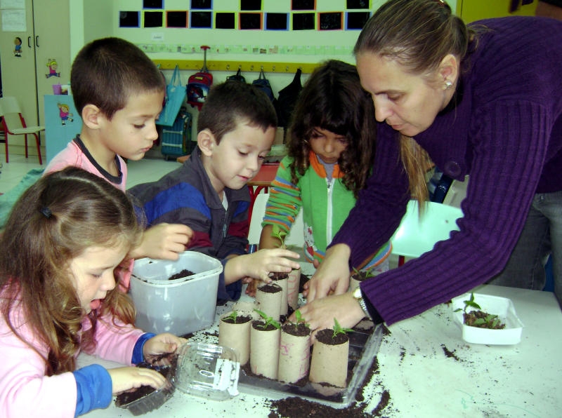 Creche inicia Projeto de Ajardinamento 