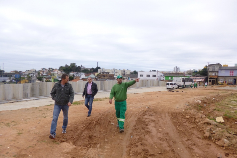 Operação tira mais de 30t de entulhos da Vila Aparecida