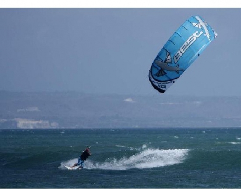 Prática do kitesurf deve ser regularizada na cidade