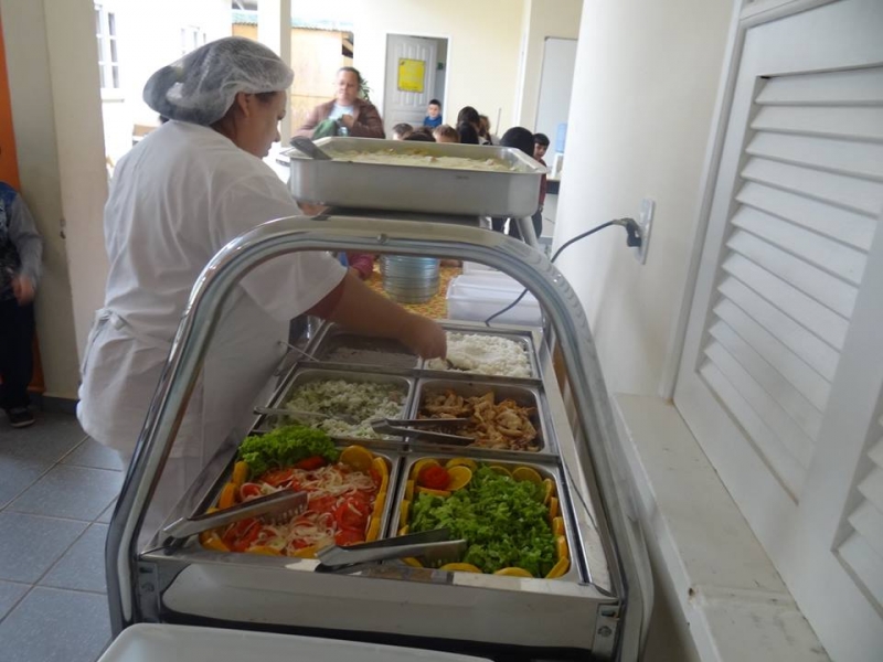 Parceria garante aperfeiçoamento de cozinheiras 