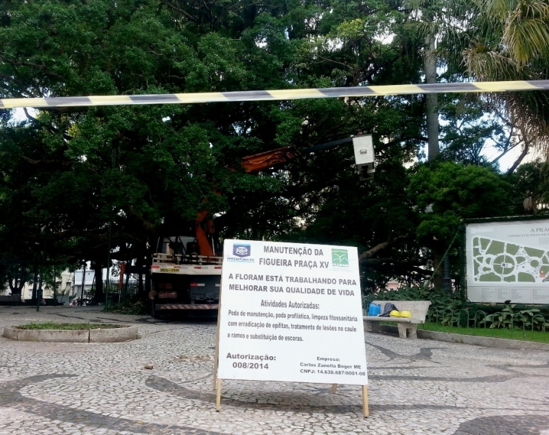 Lavagem do piso vai interditar setores da praça XV