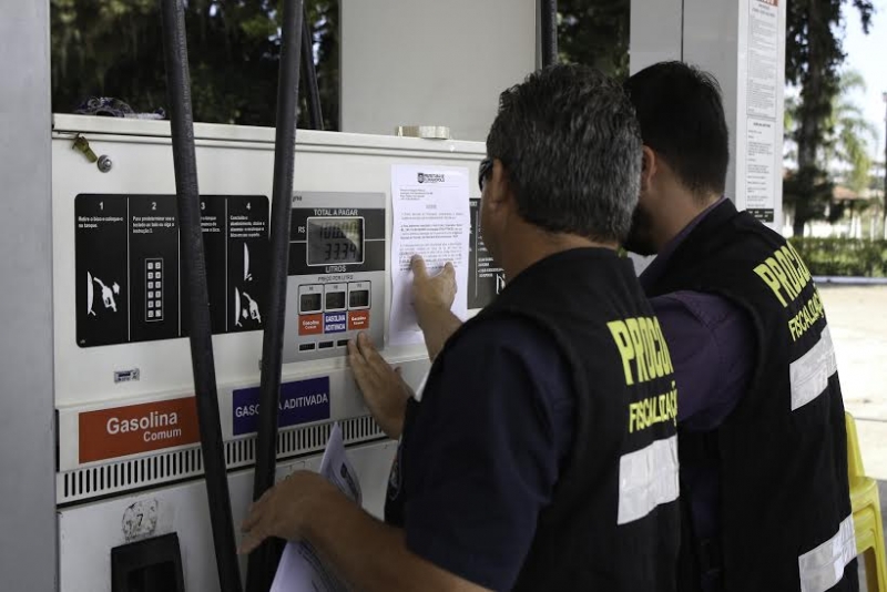 Defesa do Consumidor fecha posto de gasolina