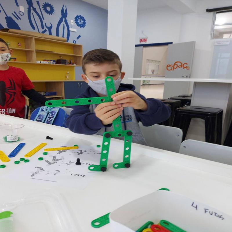 Na Escola do Futuro da Tapera estudantes são construtores na cultura maker