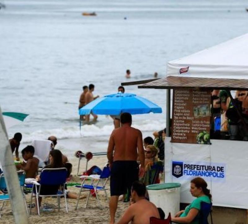 SUSP libera período para renovação dos alvarás para ambulantes nas praias da Capital