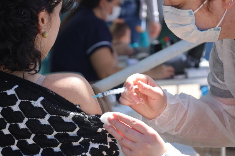 Florianópolis continua vacinação contra Covid-19, Influenza e vacinas do calendário, nesta  sexta-feira, 9 de setembro